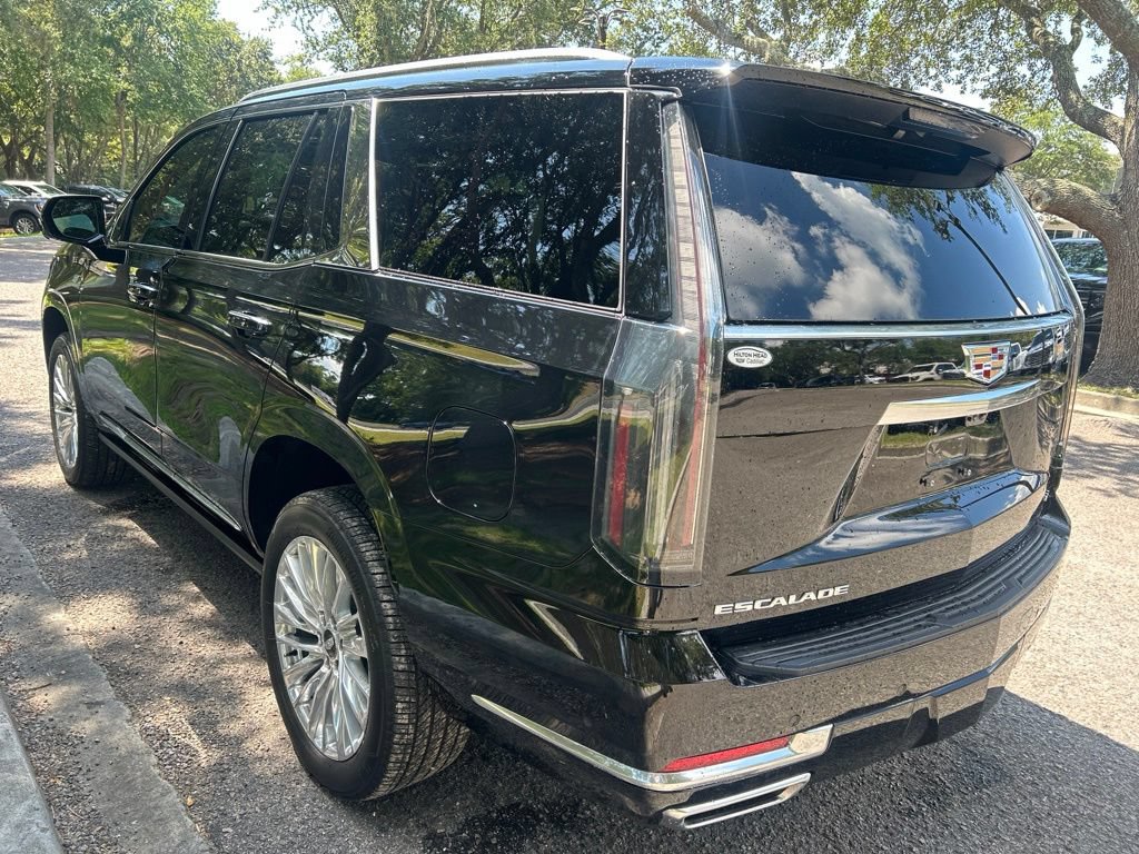 Used 2026 Cadillac Escalade Luxury AWD/4WD image 8