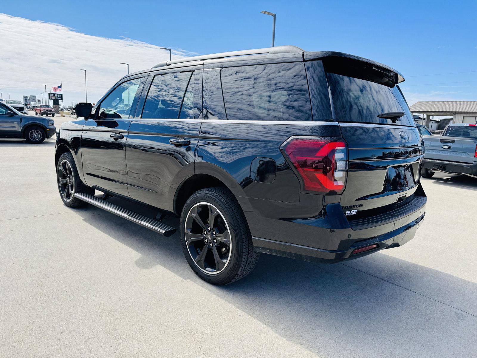 Used 2023 Ford Expedition Limited AWD/4WD image 50