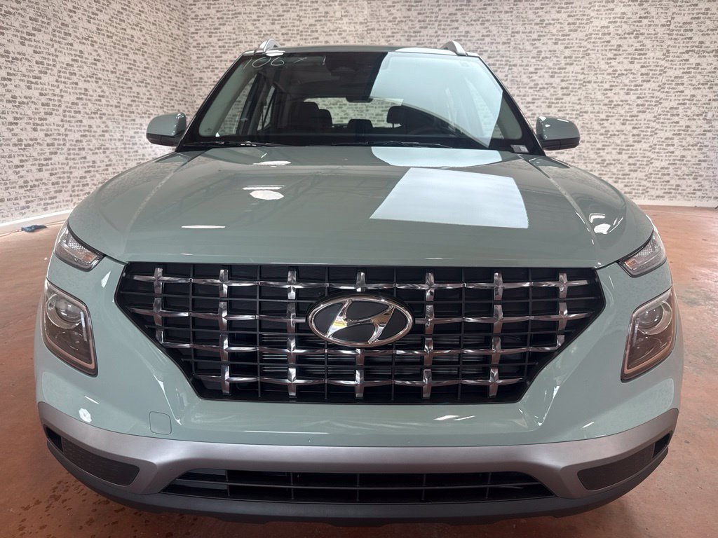 New 2026 Hyundai Venue SEL FWD image 2