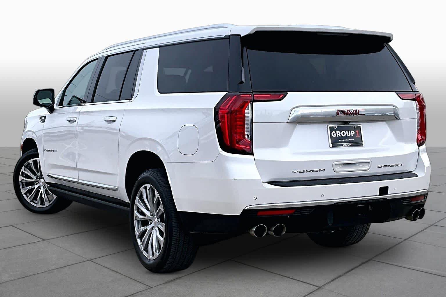Used 2021 GMC Yukon XL Denali w/ LPO, Illumination Package AWD/4WD image 12