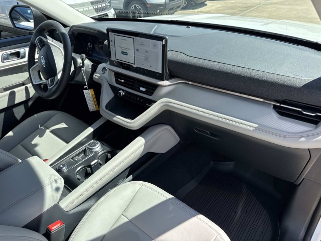 New 2026 Ford Explorer Active w/ Active Comfort Package RWD image 13