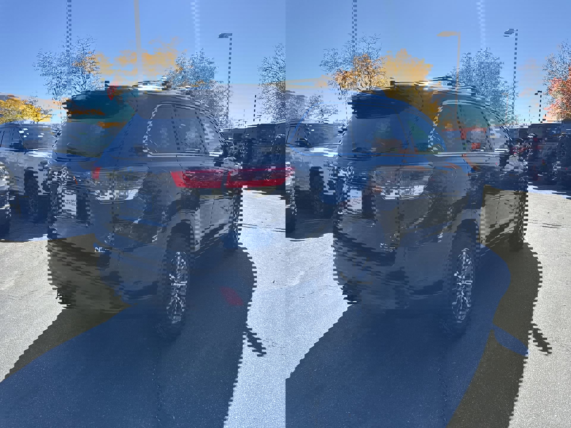 Used 2018 Toyota Highlander XLE image 8