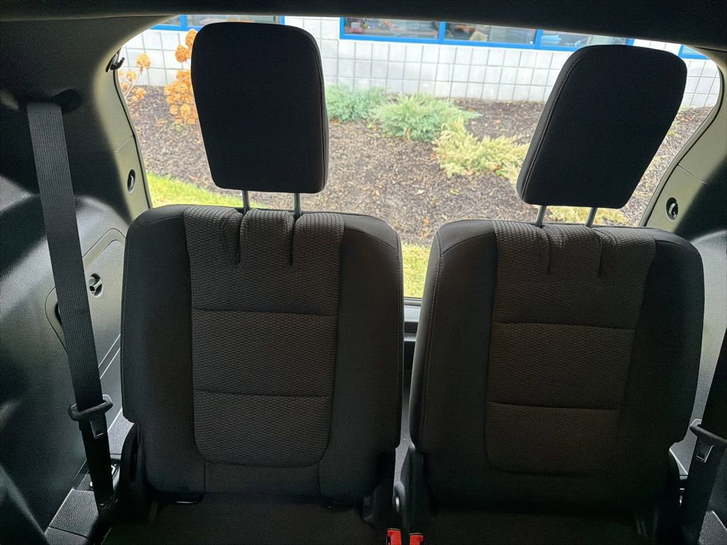 Certified 2018 Ford Explorer XLT w/ Equipment Group 201A image 39