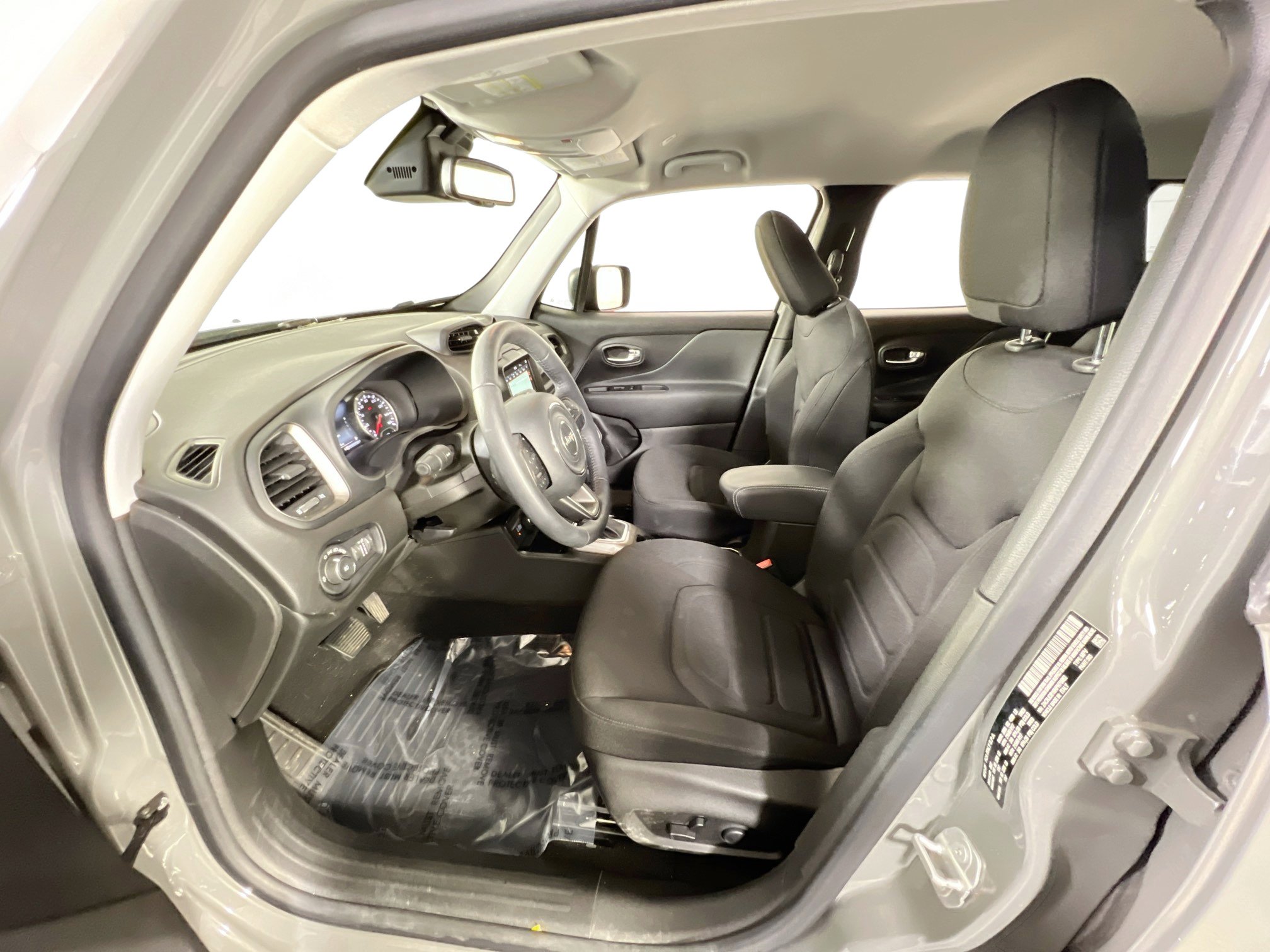 Used 2022 Jeep Renegade Latitude w/ Convenience Group image 21