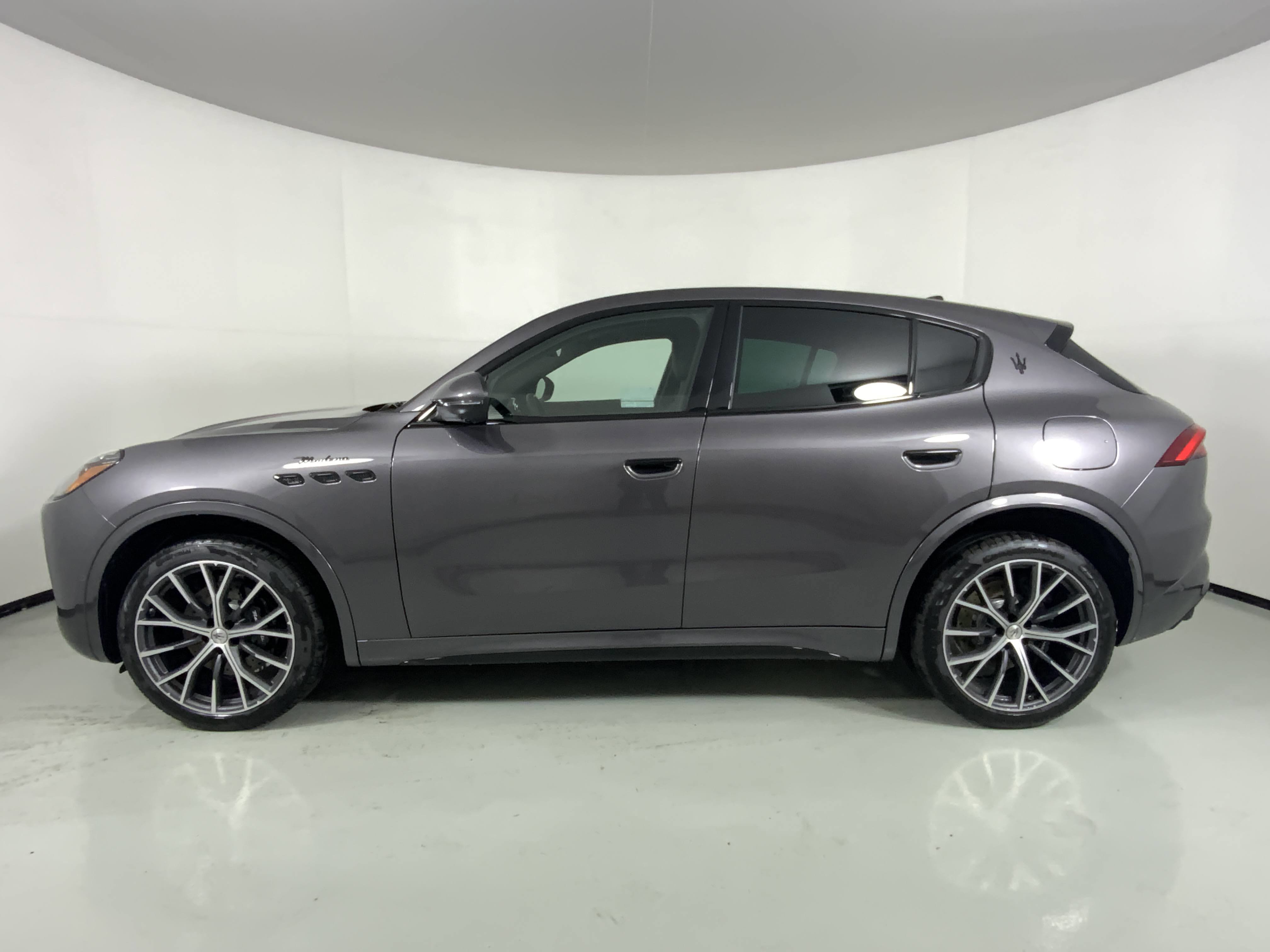 New 2026 Maserati Grecale Modena image 9