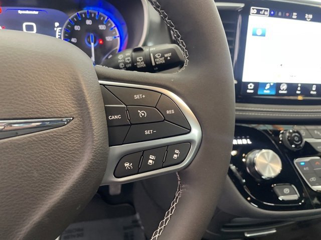 New 2026 Chrysler Pacifica Select image 16