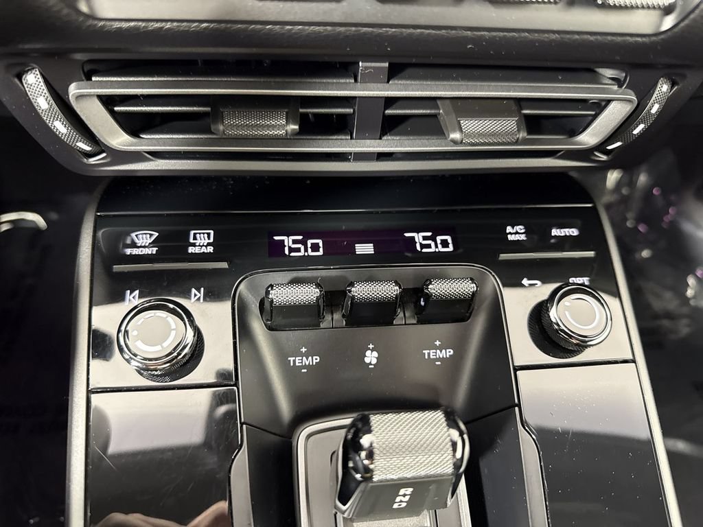 Certified 2024 Porsche 911 Carrera 4 AWD/4WD image 31