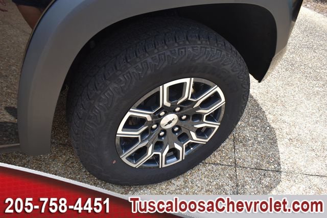 Used 2024 Chevrolet Colorado Z71 w/ Z71 Convenience Package 2 AWD/4WD image 12