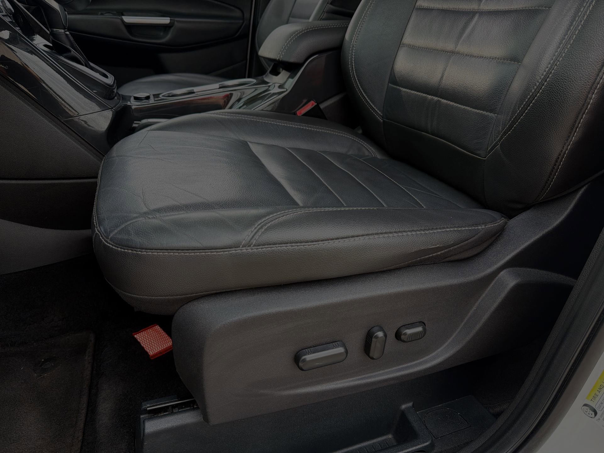 Used 2015 Ford Escape Titanium FWD image 12