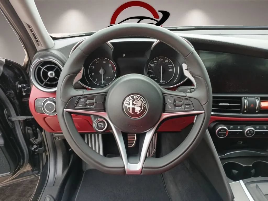 Used 2019 Alfa Romeo Giulia Ti Sport w/ Quick Order Package 22U Sport RWD image 11