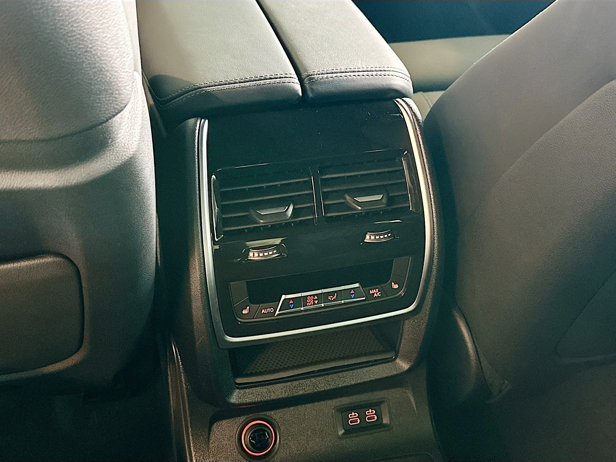 New 2026 BMW ALPINA XB7 image 19