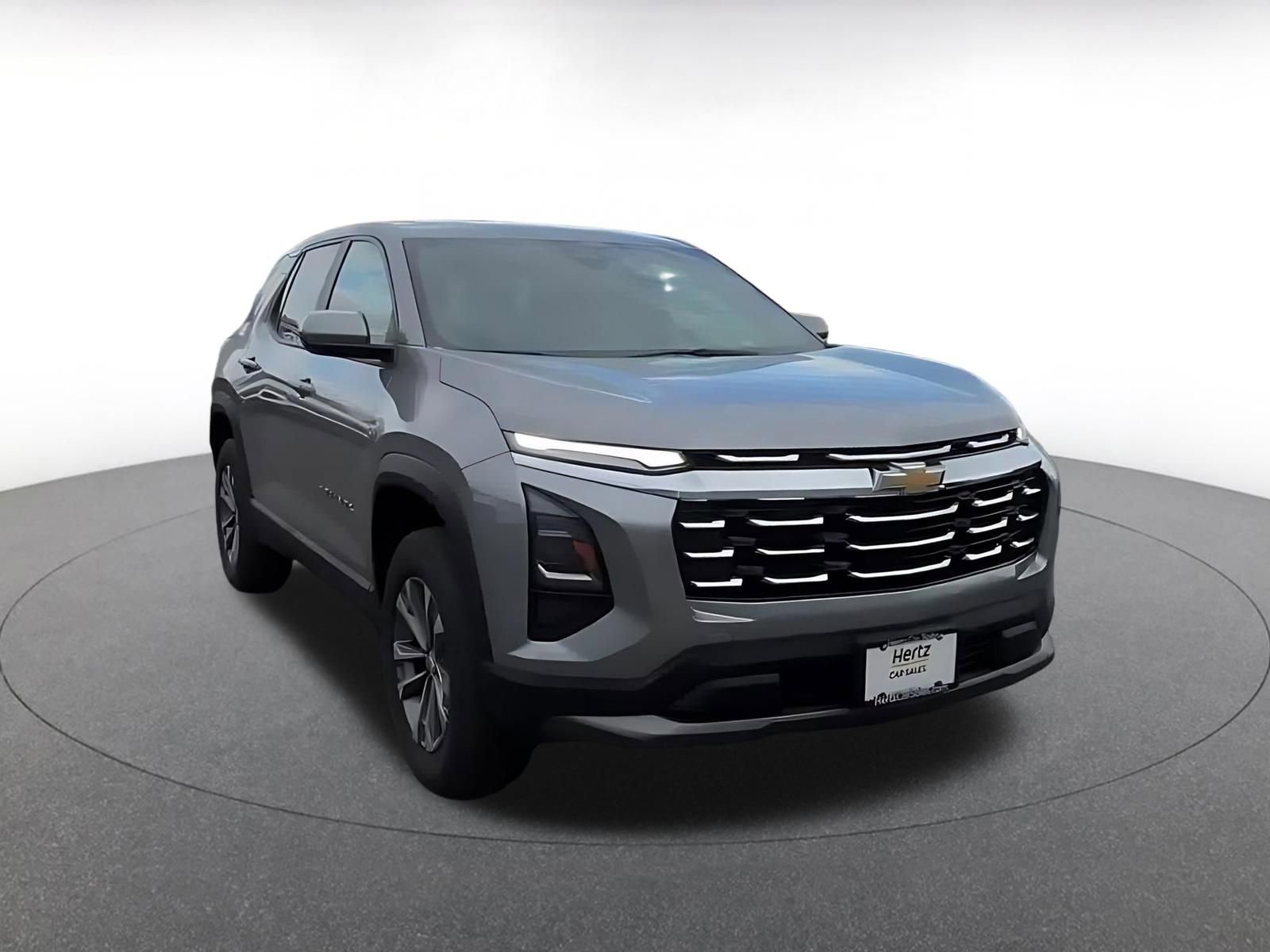 Used 2025 Chevrolet Equinox LT FWD image 3