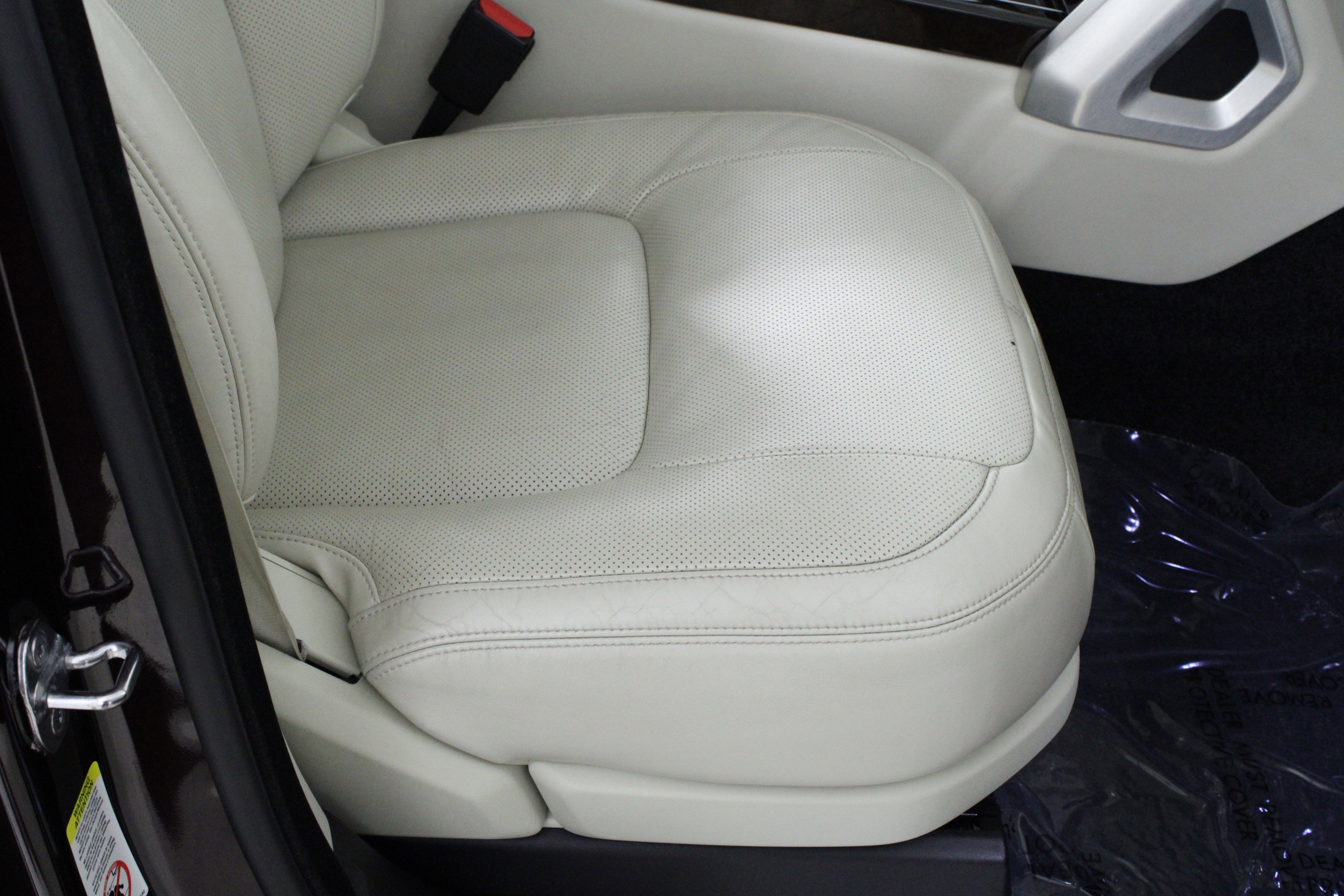 Used 2019 Land Rover Range Rover HSE image 19