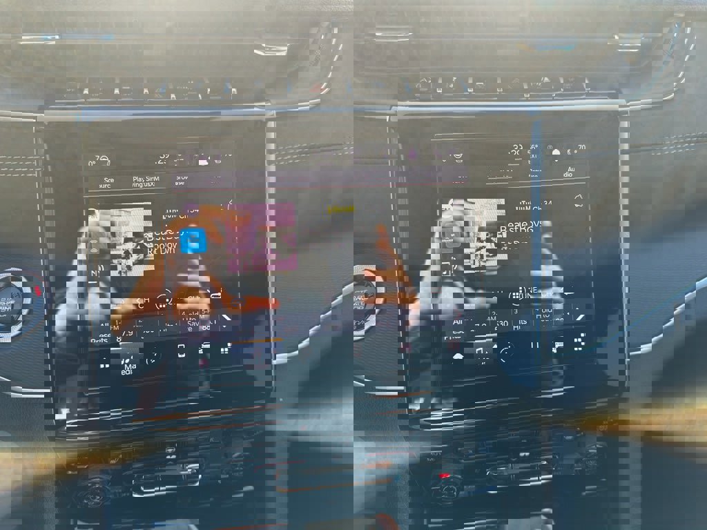 New 2025 Jeep Grand Cherokee Altitude image 16