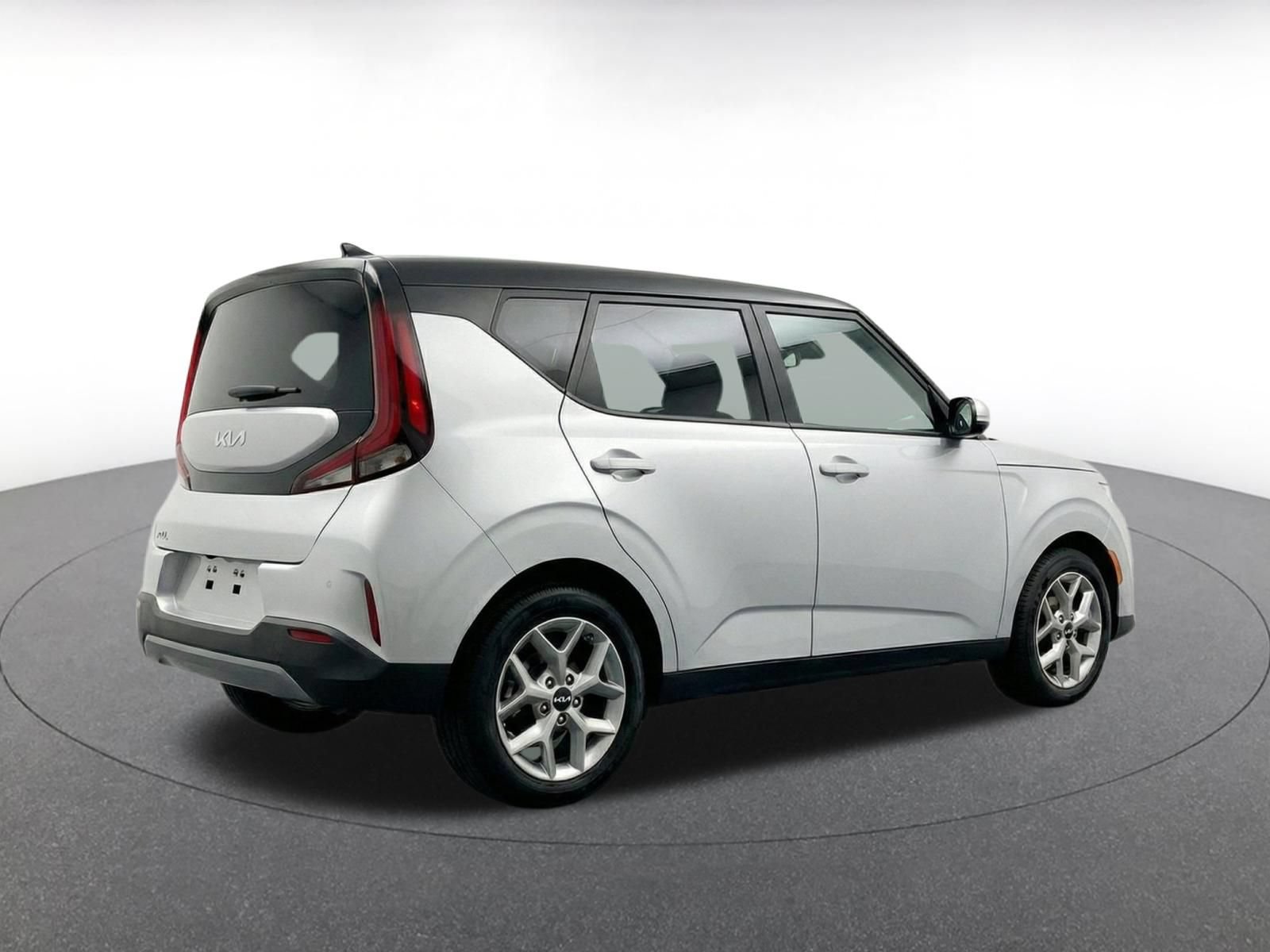 Used 2025 Kia Soul LX w/ LX Technology Package FWD image 11