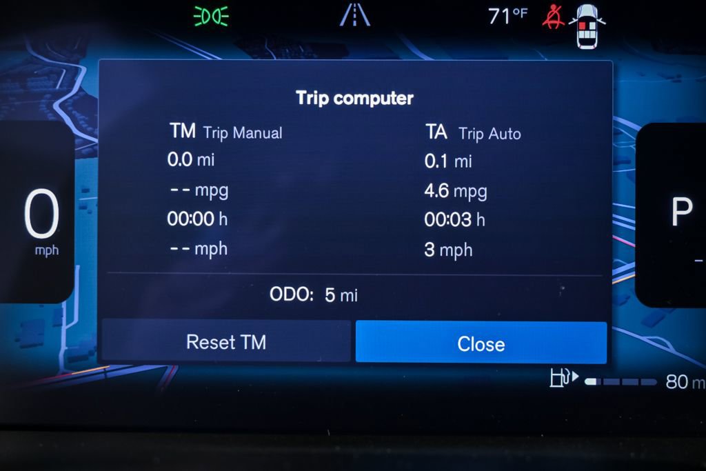 Certified 2026 Volvo XC40 B5 Core w/ Climate Package image 13