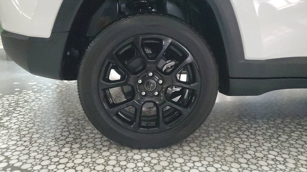 Used 2026 Jeep Compass Latitude image 7