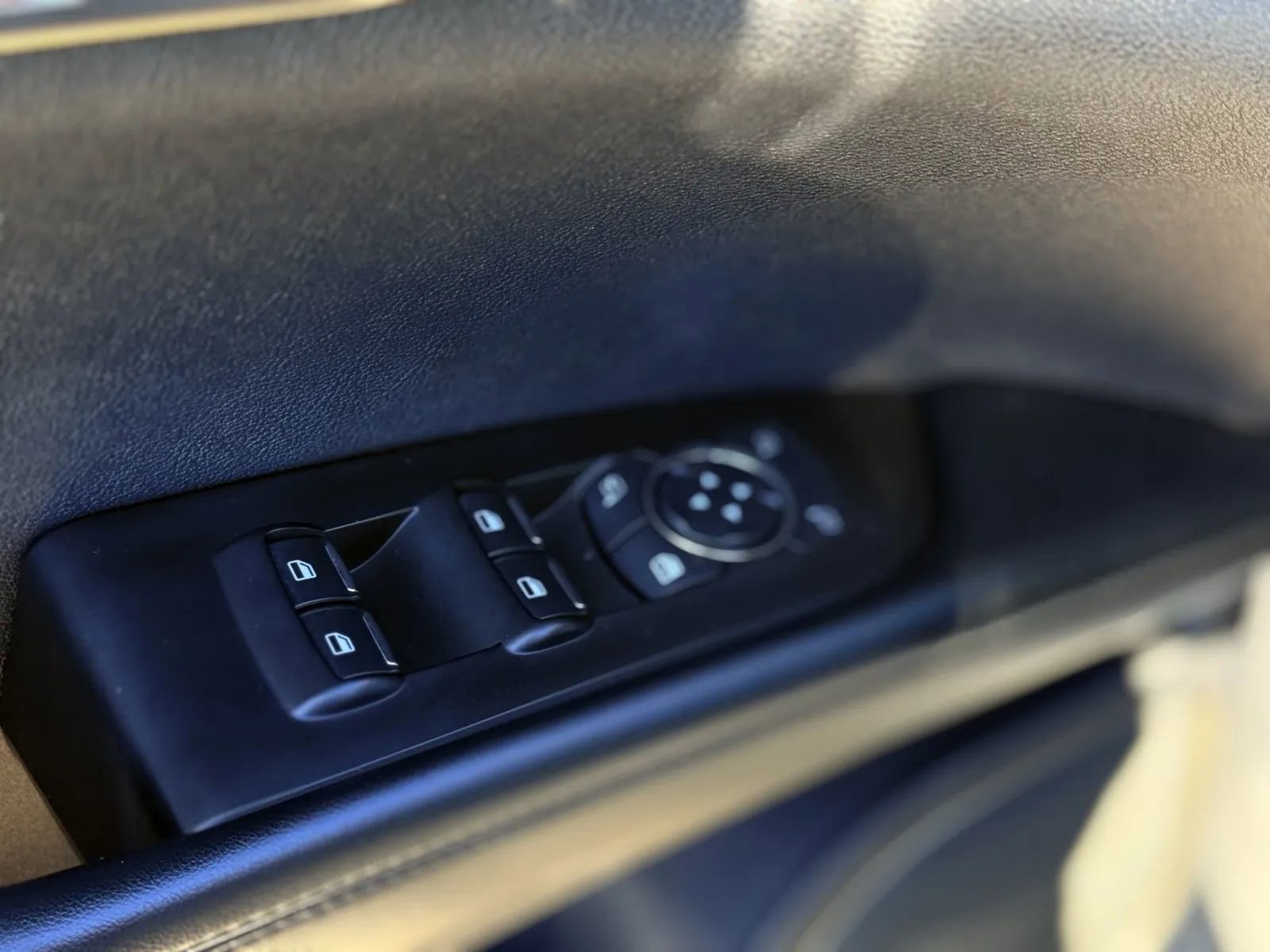 Used 2019 Lincoln Nautilus Reserve image 25