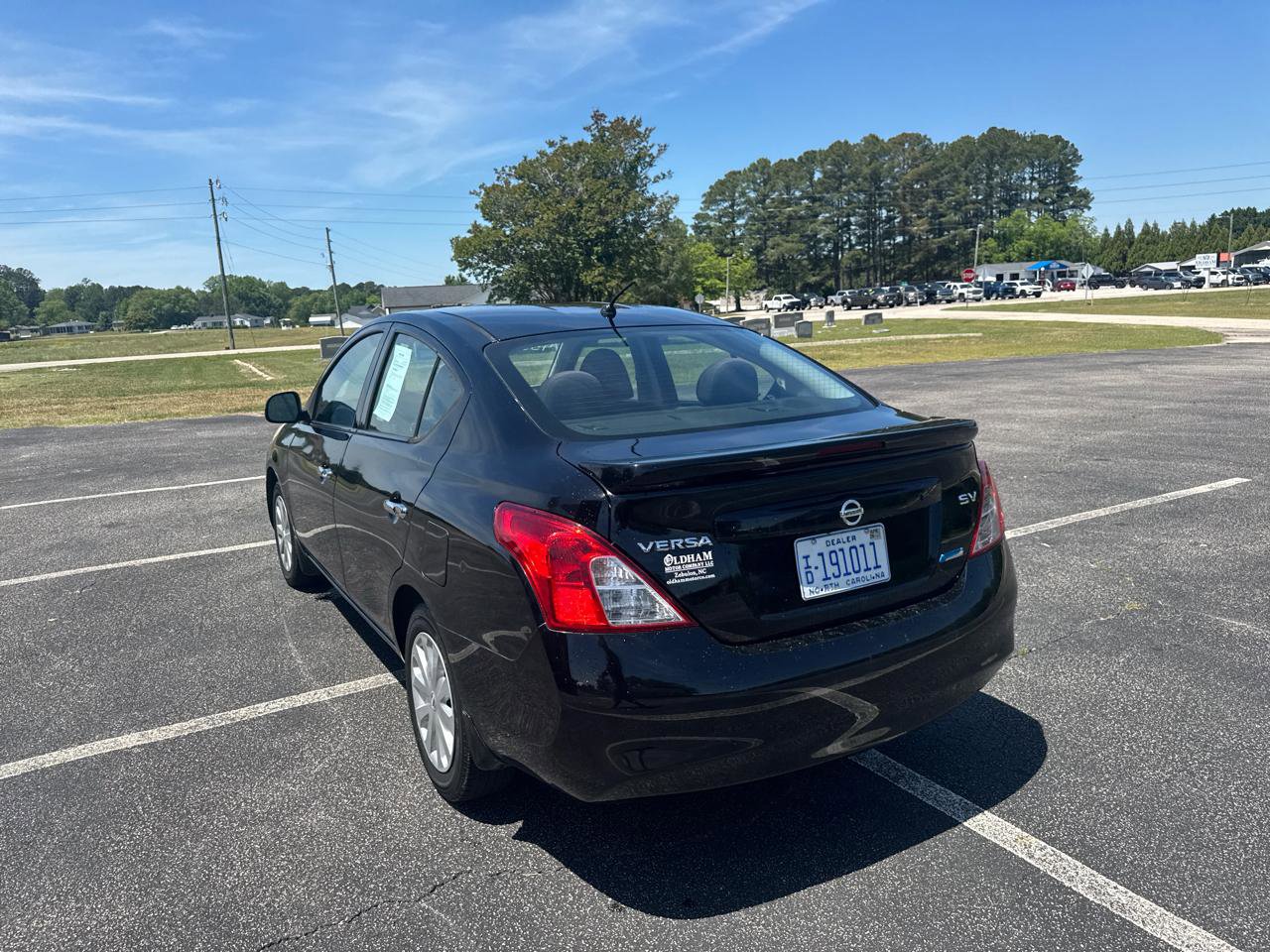 Used 2014 Nissan Versa SV FWD image 7