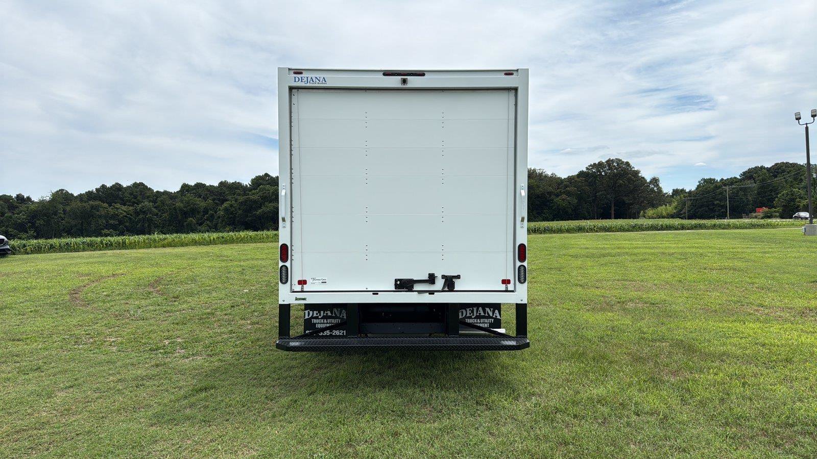 New 2027 Ford E-350 and Econoline 350 Super Duty w/ Power Equipment Group RWD image 4