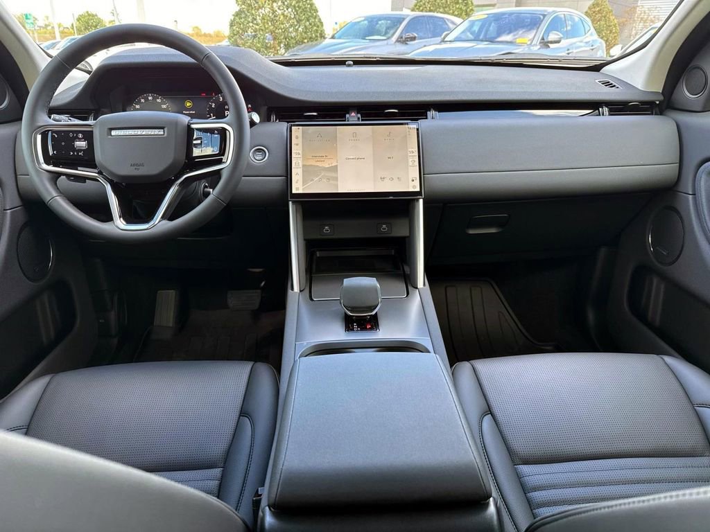 Used 2025 Land Rover Discovery Sport S image 14