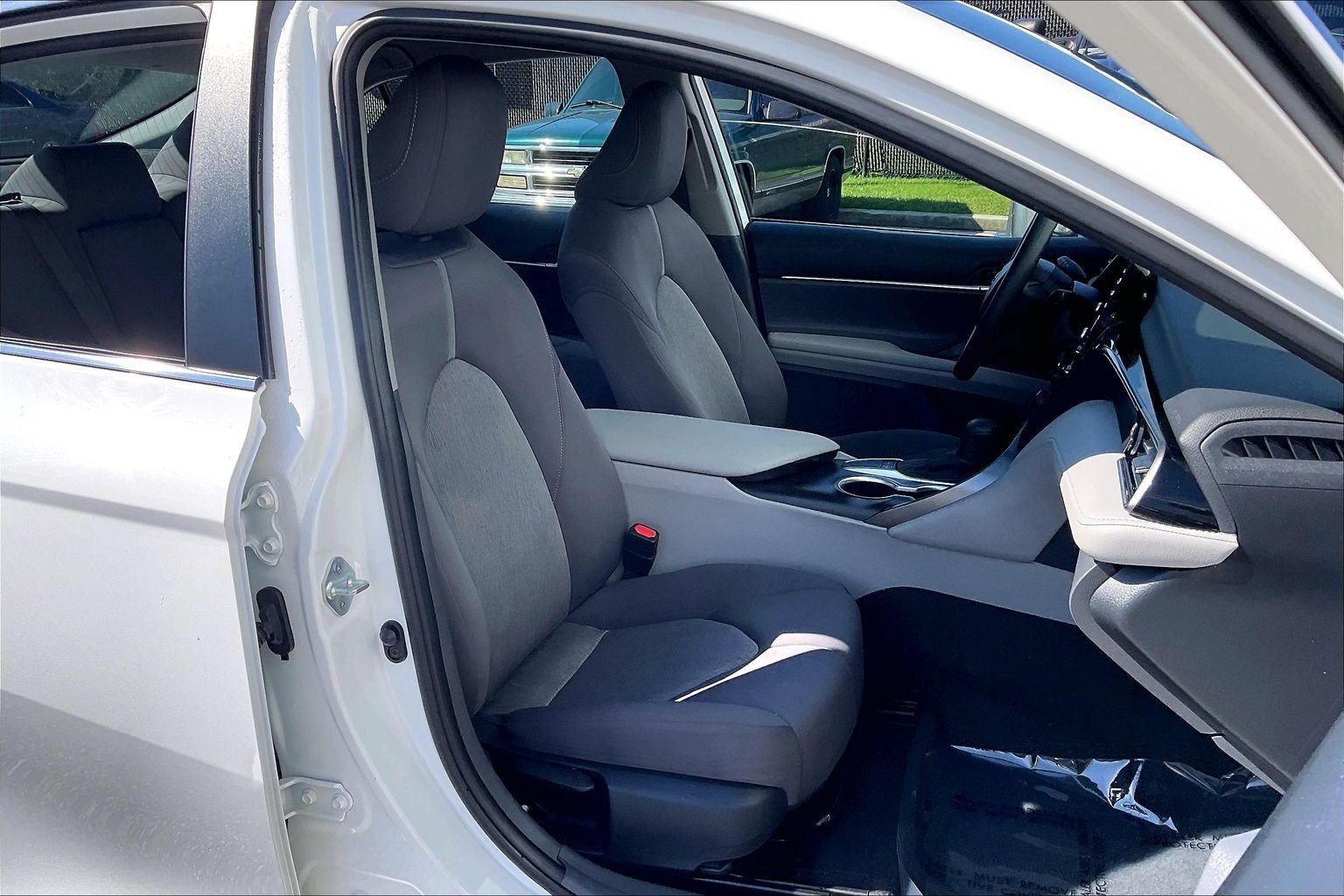 Used 2024 Toyota Camry LE FWD image 9