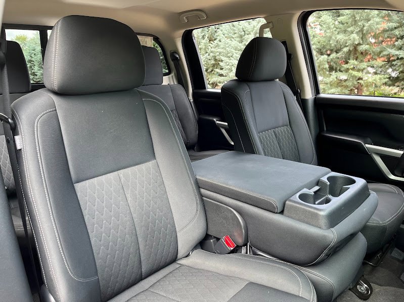 Used 2019 Nissan Titan SV image 36