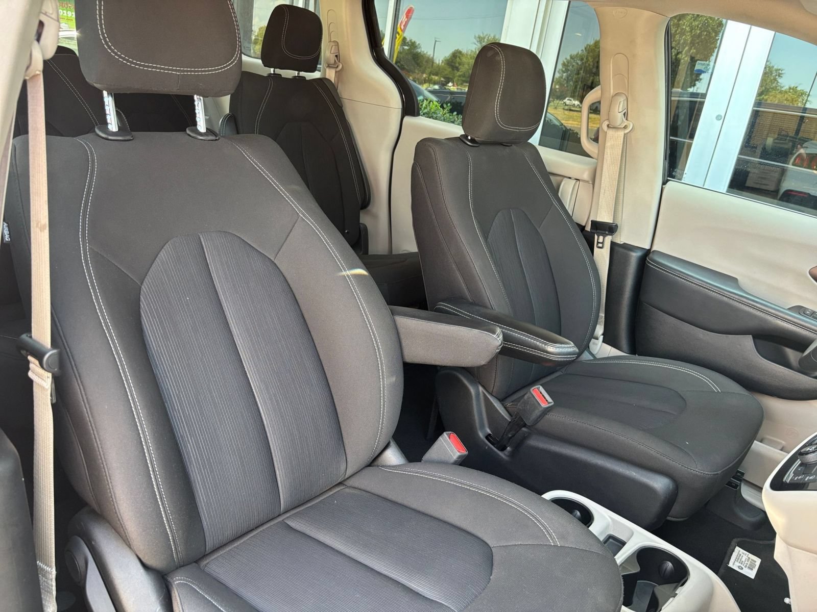 Used 2024 Chrysler Voyager LX FWD image 39