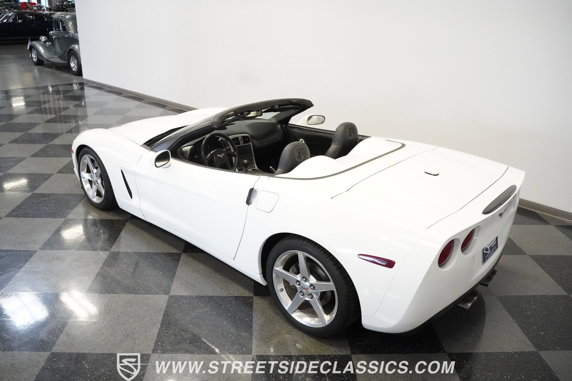 Used 2005 Chevrolet Corvette Convertible w/ Preferred Equipment Group image 24