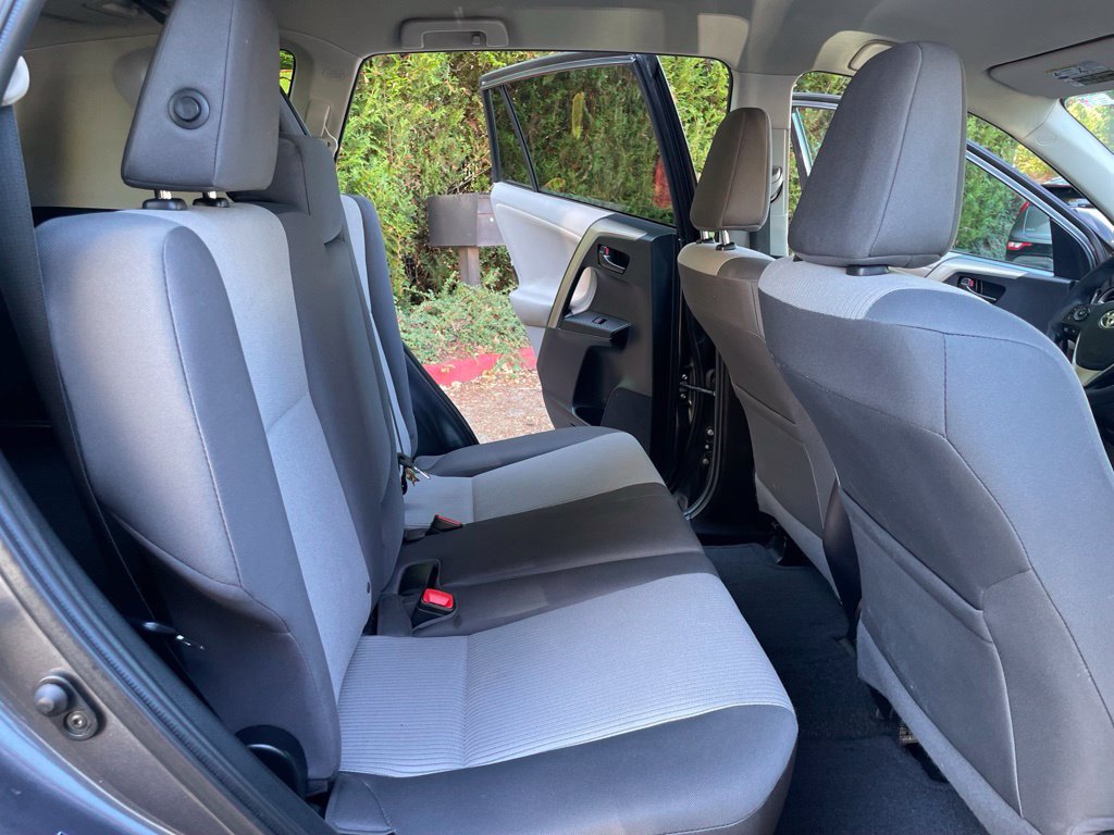Used 2013 Toyota RAV4 LE AWD/4WD image 22