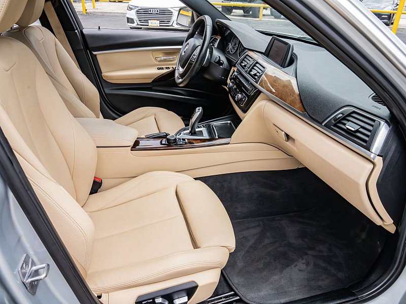 Used 2018 BMW 330e RWD image 18