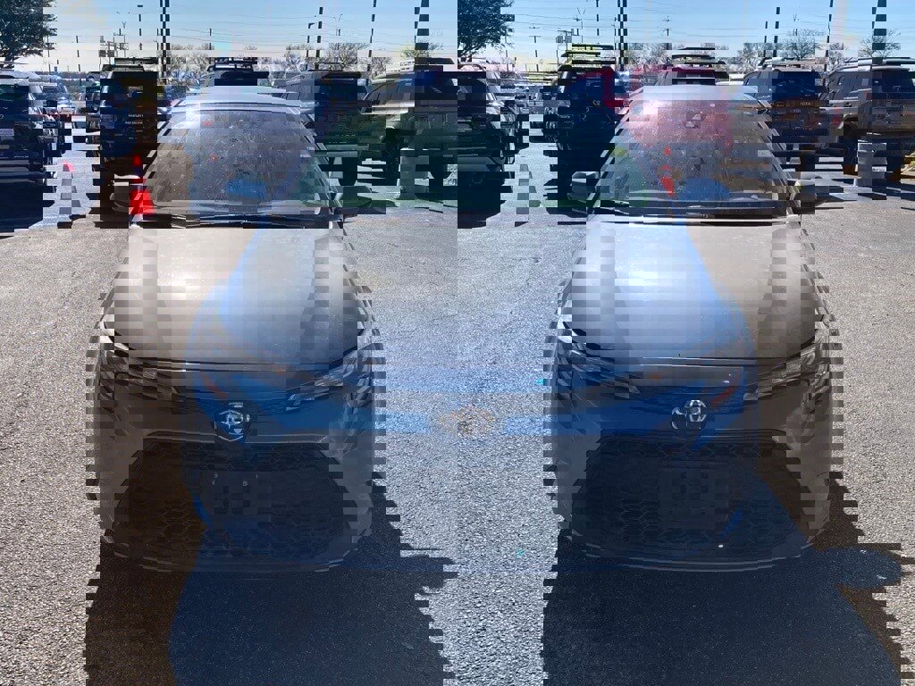 Used 2022 Toyota Corolla LE image 2