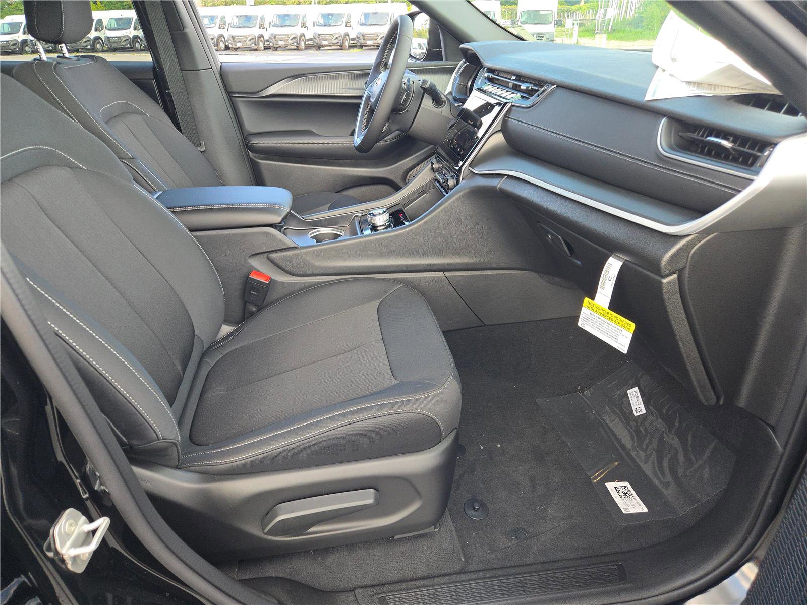 New 2025 Jeep Grand Cherokee L Laredo w/ MOPAR Finishing Package image 7