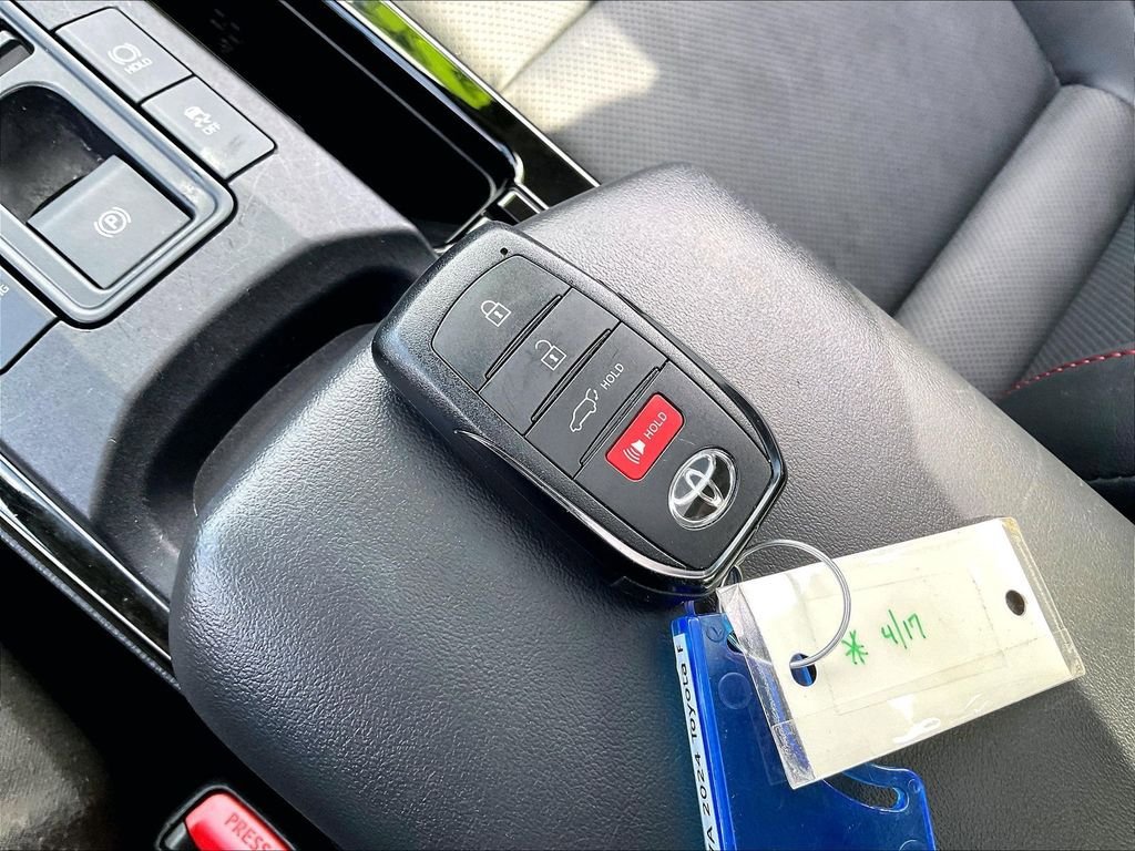 Used 2024 Toyota Prius Prime Premium w/ Advanced Technology Package FWD image 29