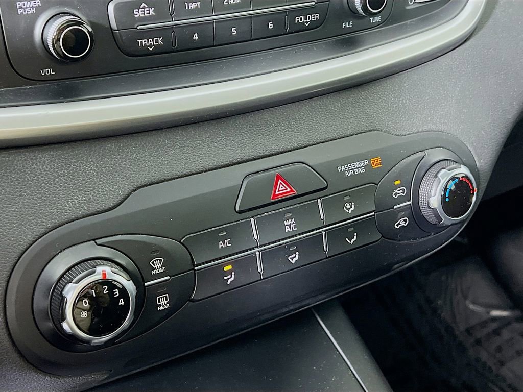 Used 2017 Kia Sorento L image 13
