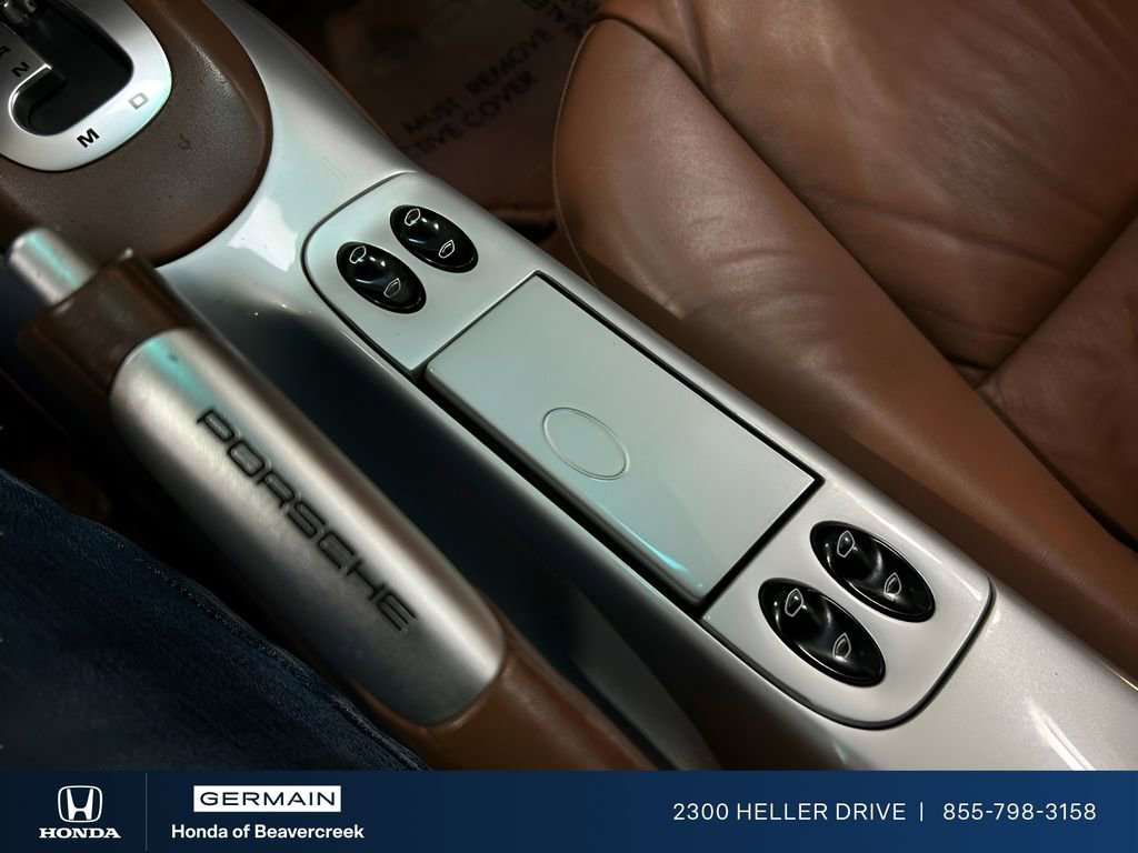 Used 2001 Porsche 911 Carrera 4 image 18