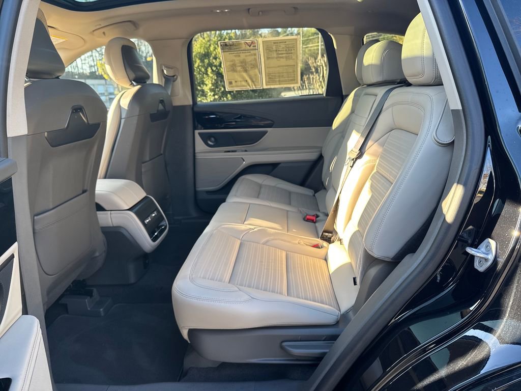 Used 2025 Lincoln Nautilus Reserve image 29