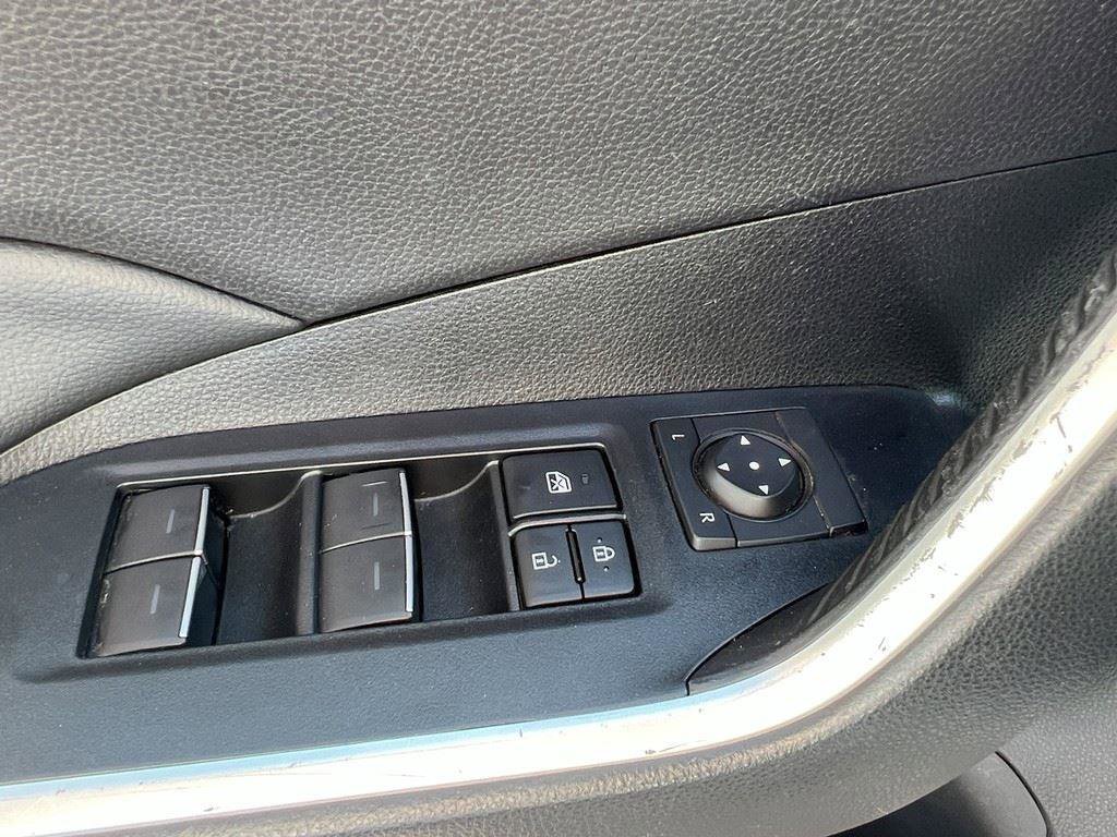 Used 2022 Toyota RAV4 XLE image 43