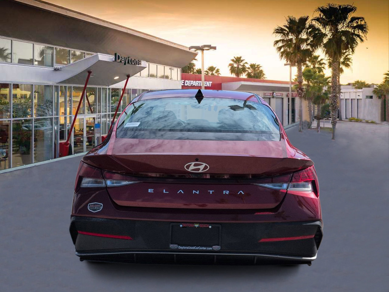 Used 2025 Hyundai Elantra SE w/ Cargo Package FWD image 4