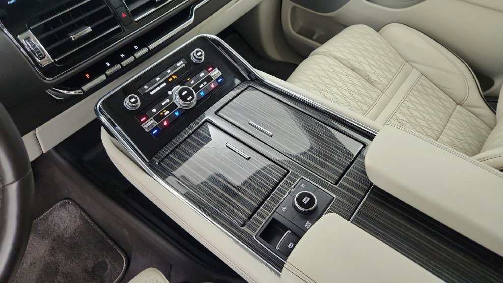 Used 2024 Lincoln Navigator Black Label AWD/4WD image 35