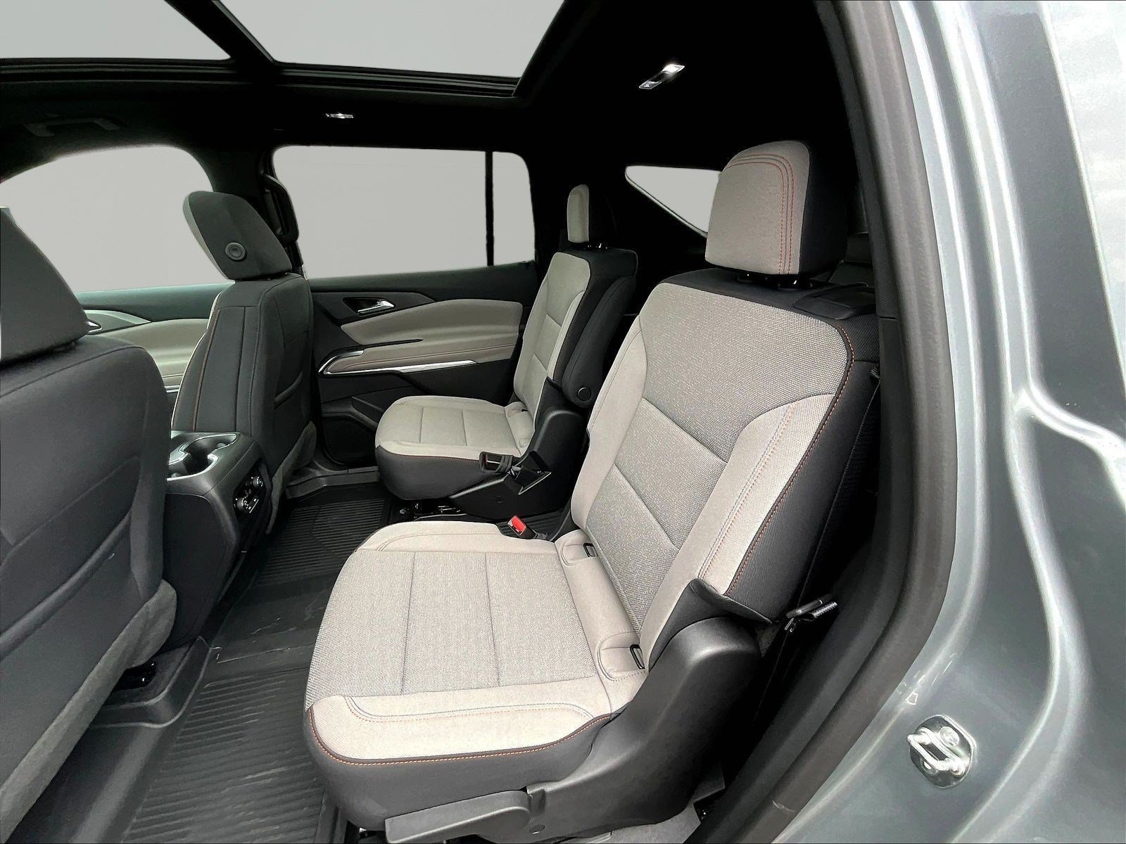 New 2027 Chevrolet Traverse LT w/ Sun and Wheel Package AWD/4WD image 18