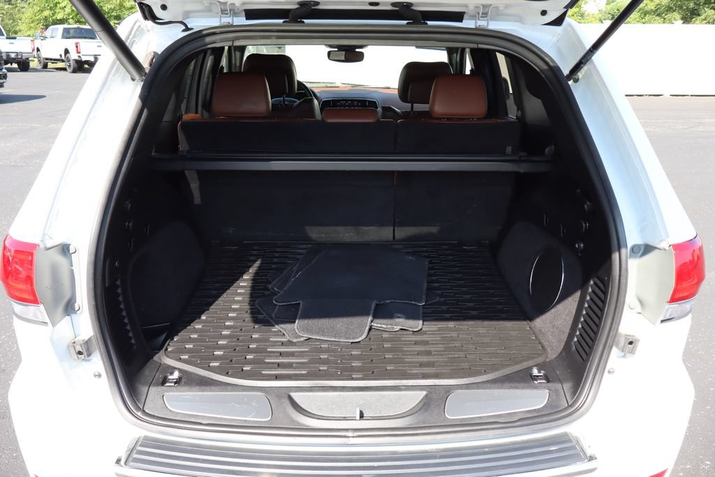 Used 2021 Jeep Grand Cherokee Overland AWD/4WD image 22