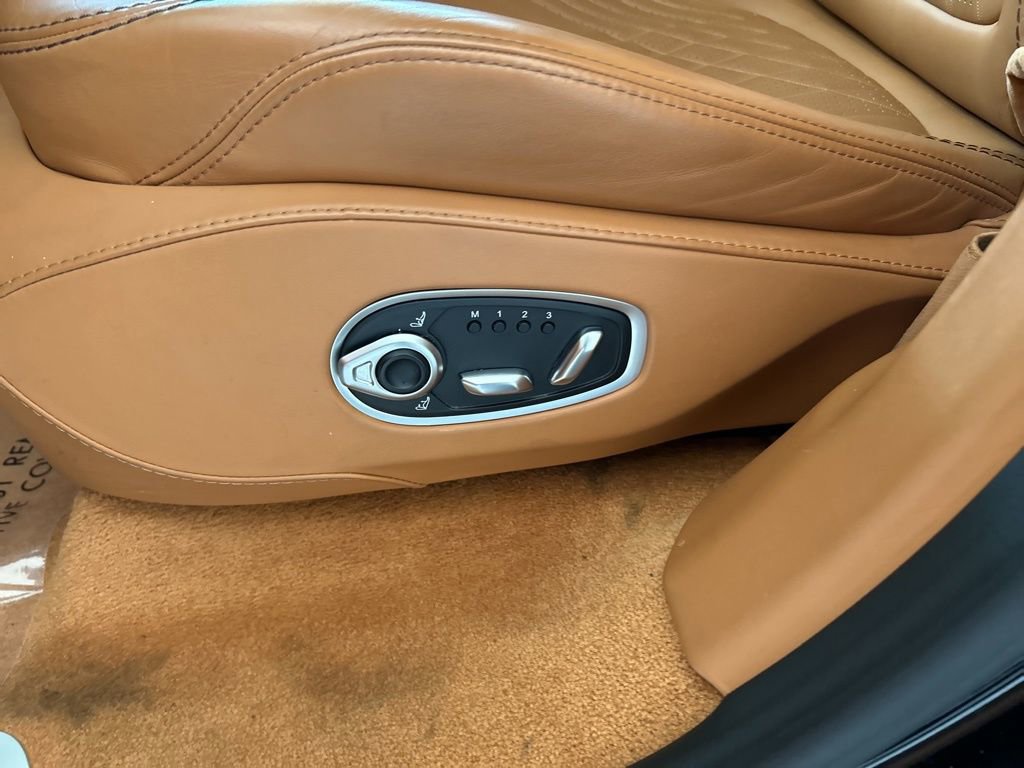 Used 2023 Aston Martin DBX image 43