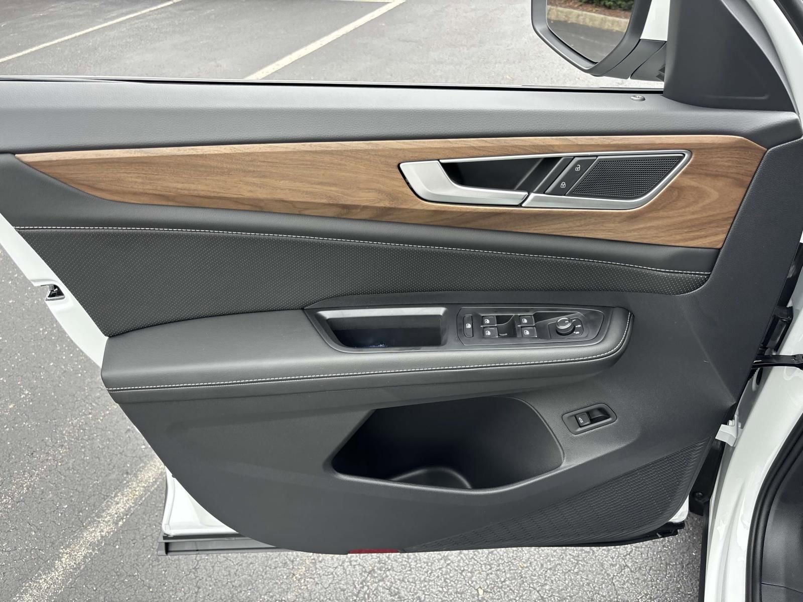 New 2026 Volkswagen Atlas SE image 11