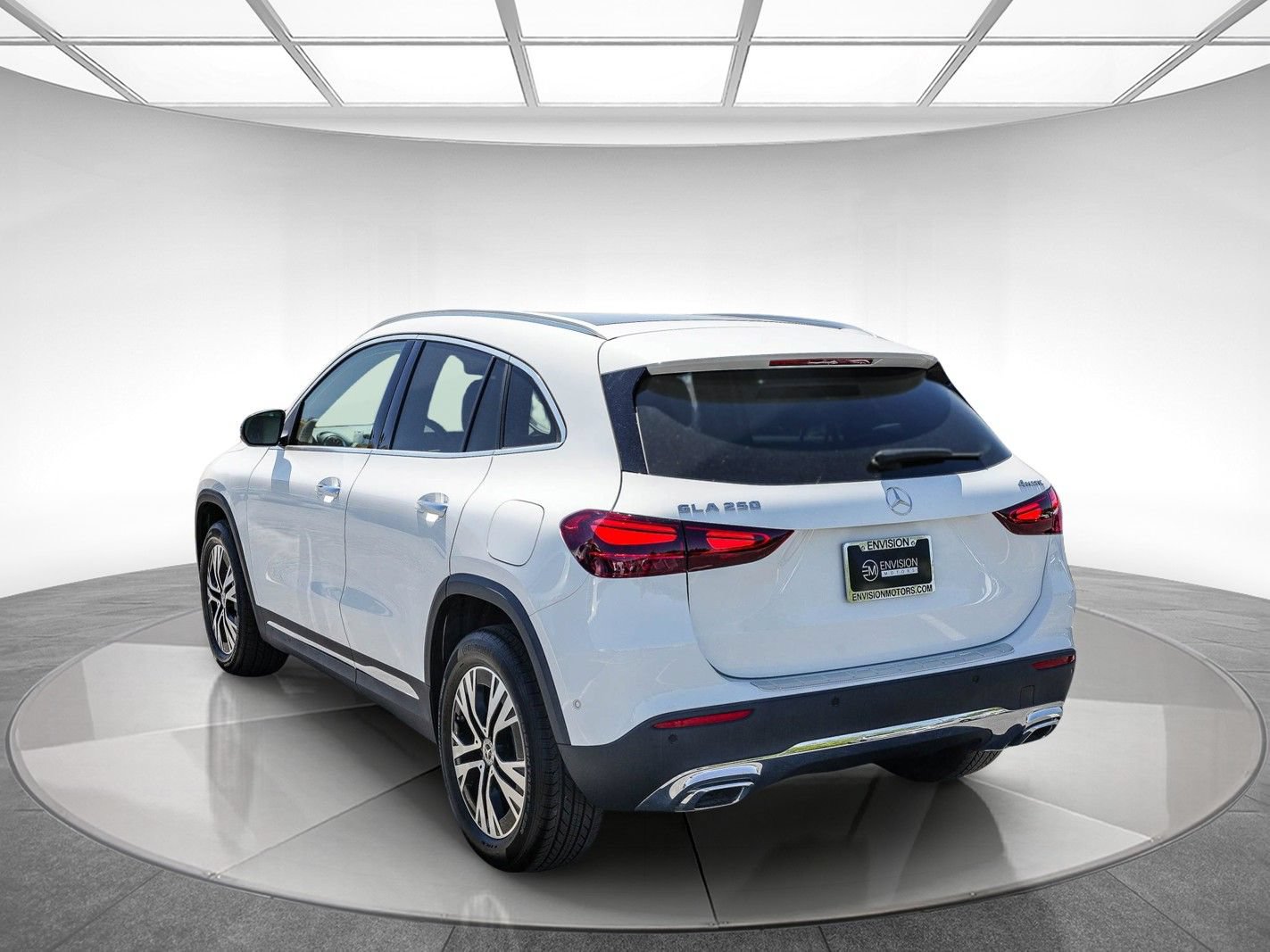 Certified 2025 Mercedes-Benz GLA 250 4MATIC image 2