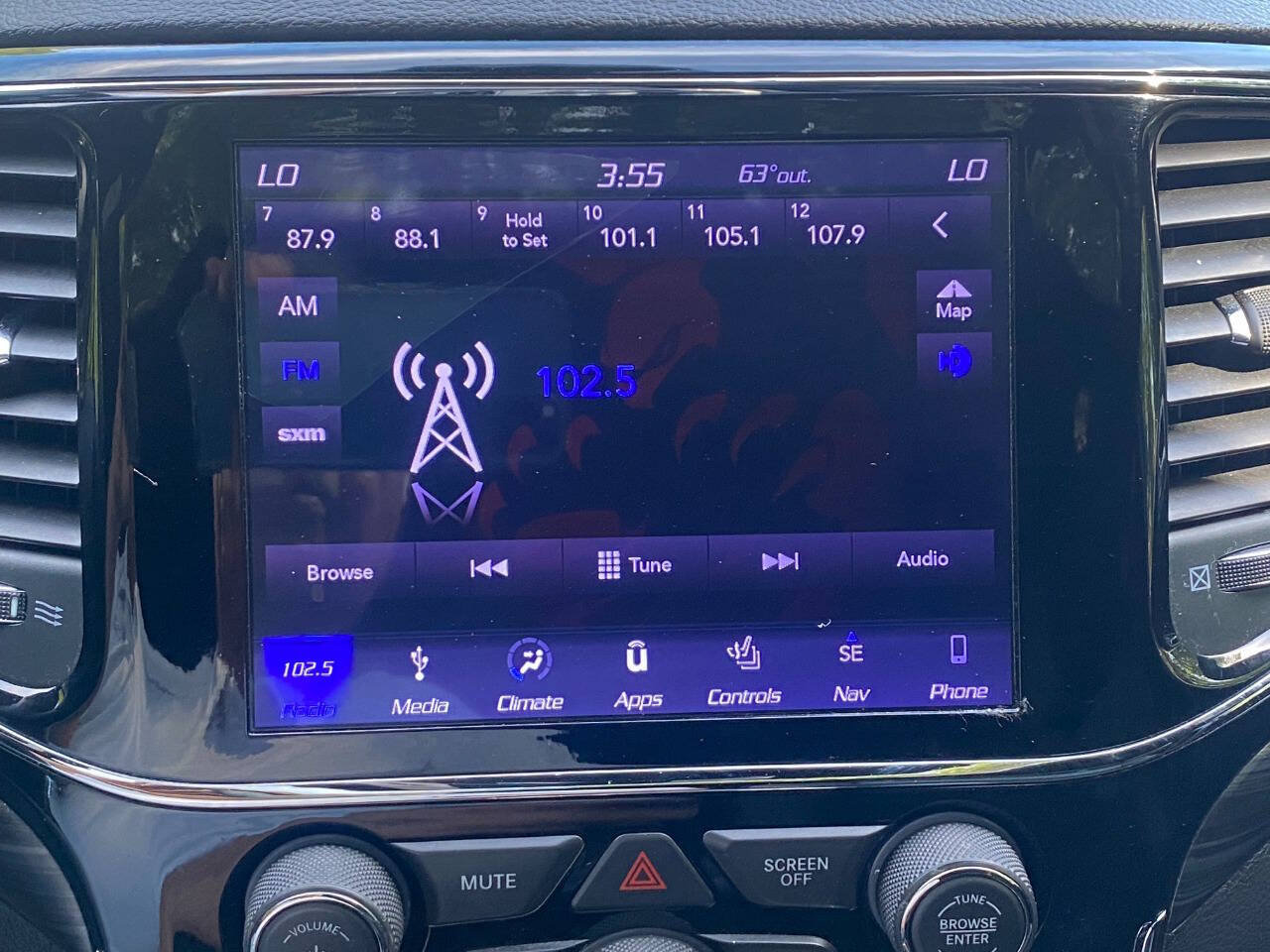 Used 2019 Jeep Grand Cherokee Altitude AWD/4WD image 27