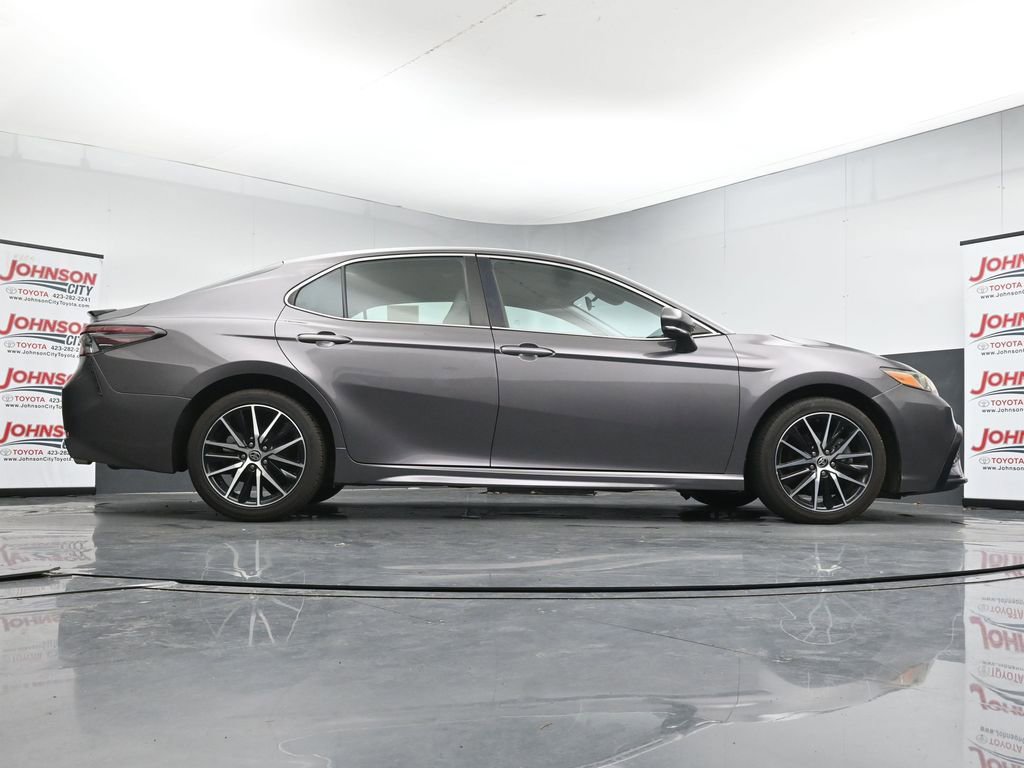 Used 2022 Toyota Camry SE FWD image 38