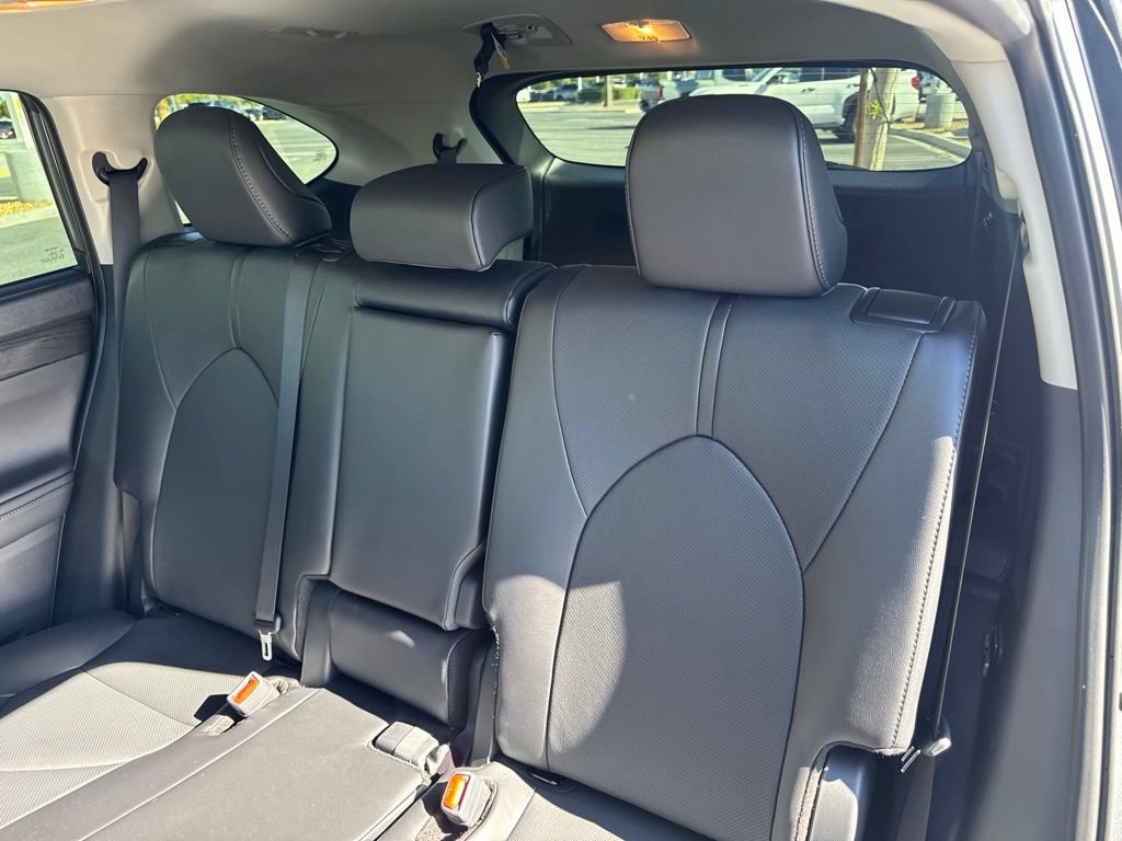 New 2026 Toyota Highlander Limited AWD/4WD image 11