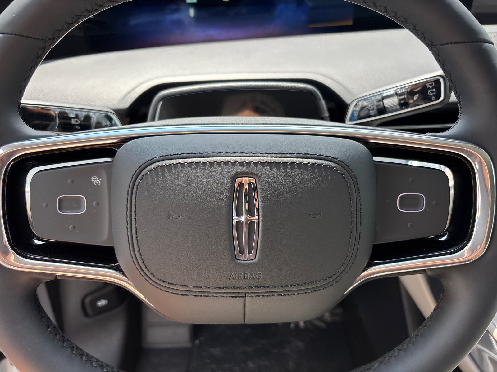 New 2026 Lincoln Nautilus Premier AWD/4WD image 16