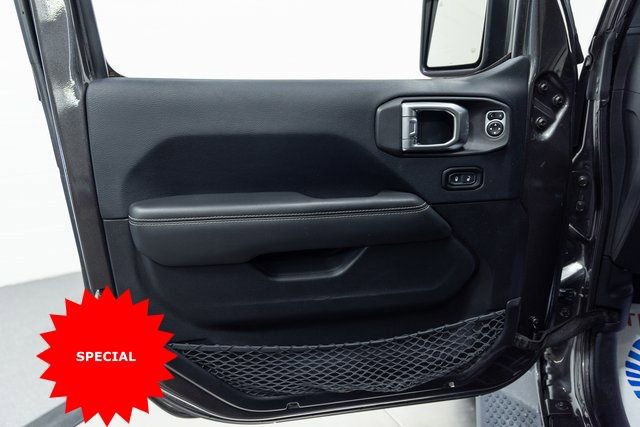 Used 2019 Jeep Wrangler Unlimited Sahara image 11